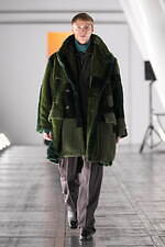 ヨーク 2023-24年秋冬コレクション - ベン・ニコルソン、境界線のない淡い色彩と幾何学模様｜写真97