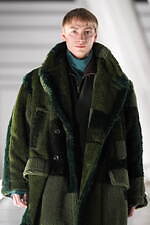 ヨーク 2023-24年秋冬コレクション - ベン・ニコルソン、境界線のない淡い色彩と幾何学模様｜写真98