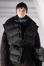 ヨーク 2023-24年秋冬コレクション - ベン・ニコルソン、境界線のない淡い色彩と幾何学模様｜写真102