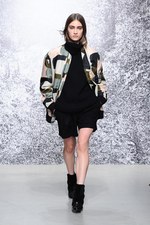 ポール & ジョー 2014-15年秋冬コレクション - 深まる秋色をリラクシングに｜写真8