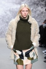 ポール & ジョー 2014-15年秋冬コレクション - 深まる秋色をリラクシングに｜写真12