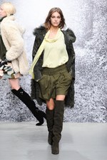 ポール & ジョー 2014-15年秋冬コレクション - 深まる秋色をリラクシングに｜写真16