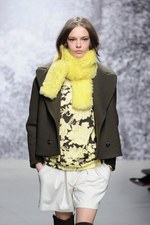 ポール & ジョー 2014-15年秋冬コレクション - 深まる秋色をリラクシングに｜写真21