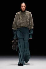 ハイク 2023-24年秋冬コレクション - 時にハンサムに、時に女性らしく｜写真14