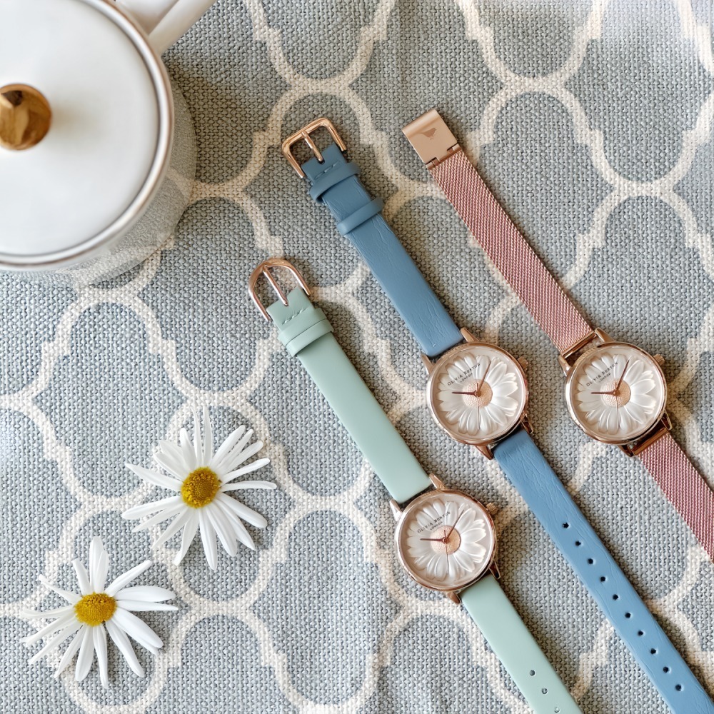 オリビア・バートン“立体デイジー”の腕時計＆付け替えベルトセット、春色チョークブルーやミント｜写真11