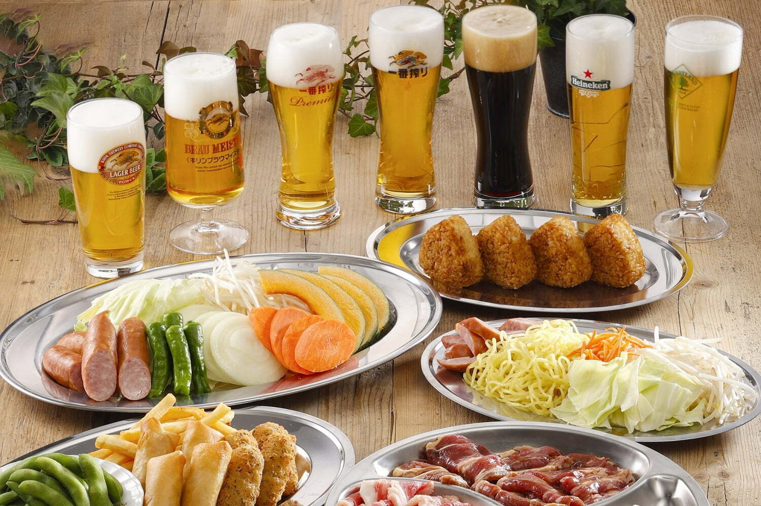 ハイボール｜明治神宮外苑「森のビアガーデン」都内最大級の約1000席、屋外で楽しむBBQ＆ビール飲み放題