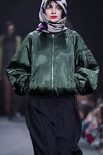 アンスクリア 2023年秋冬コレクション - カジュアルとフォーマル、変化を楽しんで｜写真22