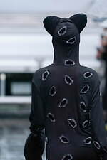 アキ マスダ 2023年秋冬コレクション - 夢と空想の旅を出発点に｜写真10