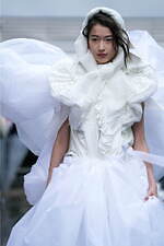 アキ マスダ 2023年秋冬コレクション - 夢と空想の旅を出発点に｜写真14