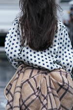 サヤカアサノ 2023年秋冬コレクション - いとおしく、いたわしい、寝起きの瞬間｜写真8