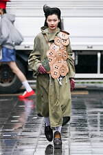 リコール 2023-24年秋冬コレクション - “立ち止まらせる”ファッション｜写真19