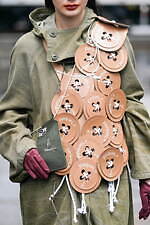 リコール 2023-24年秋冬コレクション - “立ち止まらせる”ファッション｜写真20