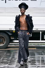 リコール 2023-24年秋冬コレクション - “立ち止まらせる”ファッション｜写真25