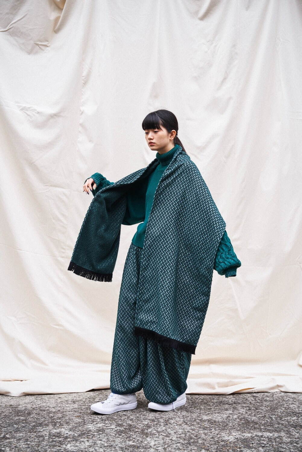 スニュウ 2023-24年秋冬｜female ケープ