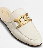 トッズ神戸阪急店限定アイテム、人気スニーカー限定色＆涼し気リネンのショッピングバッグ｜写真3