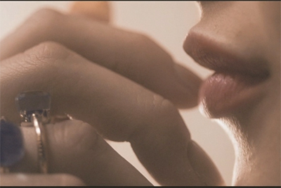 モーガン・フリーマン｜若手映像作家の競演、ポメラートのアイコンジュエリー「ヌード」「カプリ」「サッビア」の世界