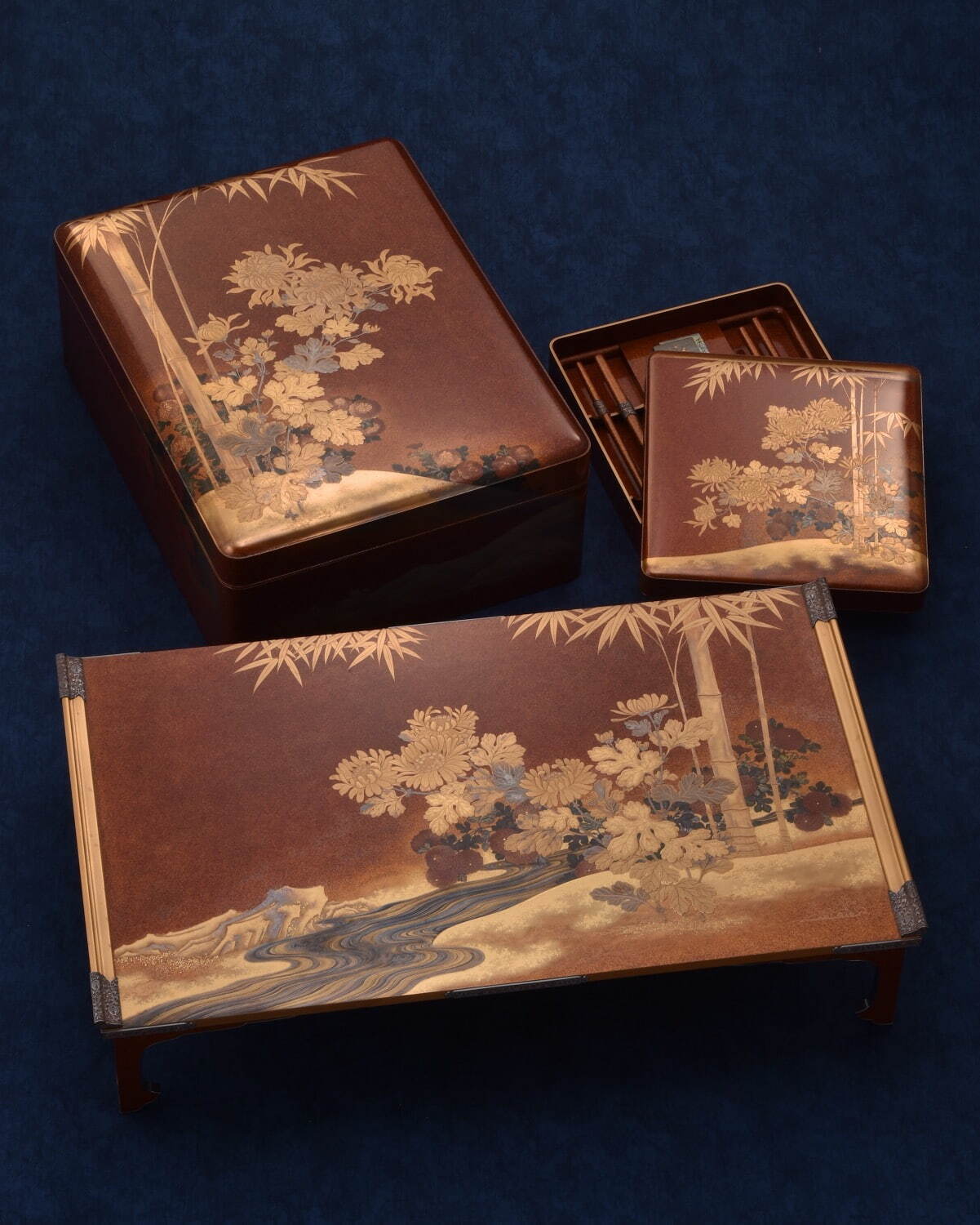 白山松哉 《四君子蒔絵文台・料紙箱・硯箱》