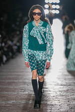 フミエ タナカ 2023-24年秋冬コレクション - 過ぎ行く日々の儚さと、“今日”の幸せ｜写真20