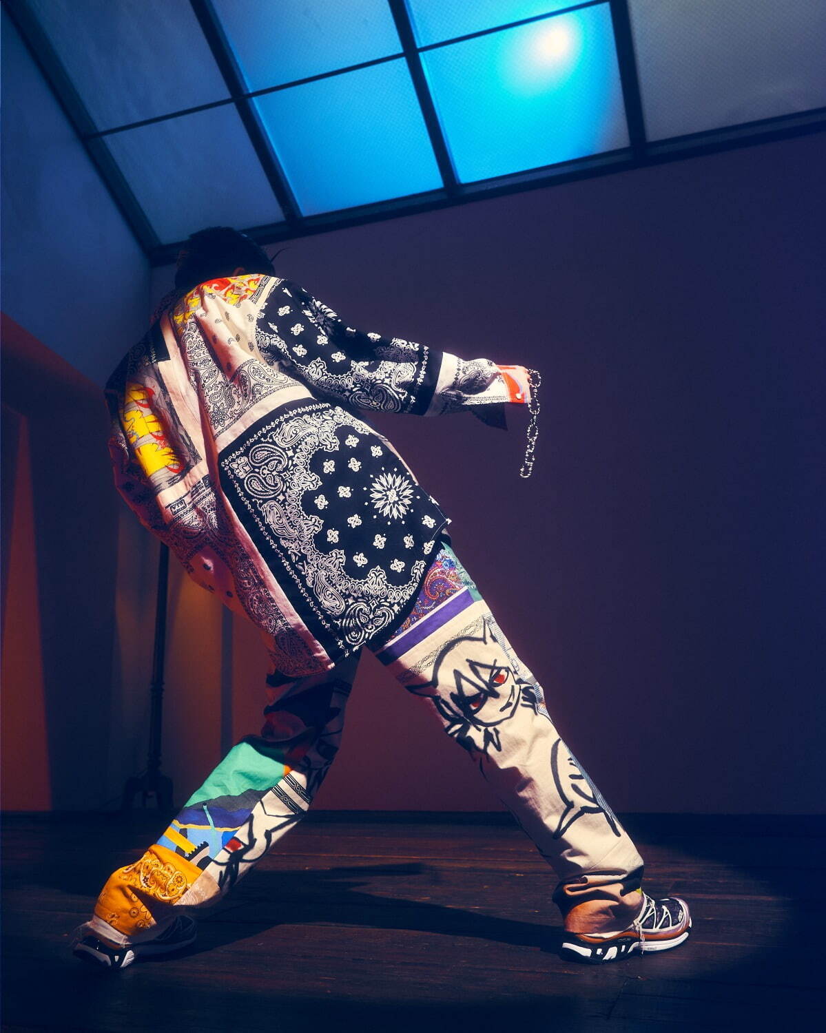 チルドレン・オブ・ザ・ディスコーダンス ×ヤギ、“バンダナとアートワーク”をパッチワークしたシャツ｜写真4