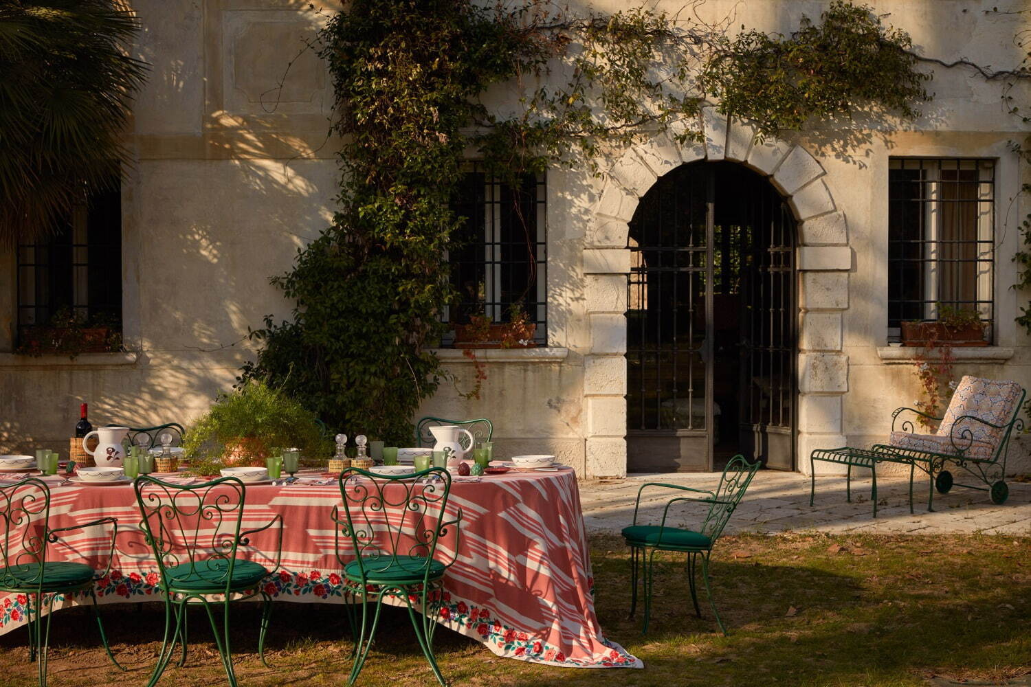 ZARA HOME“海外の風景”着想のテーブルウェア、花を描いた食器やキャベツ型プレートなど｜写真16