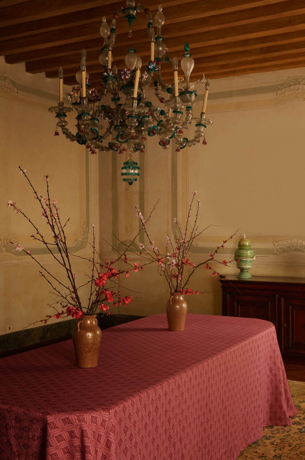 ZARA HOME“海外の風景”着想のテーブルウェア、花を描いた食器やキャベツ型プレートなど｜写真10