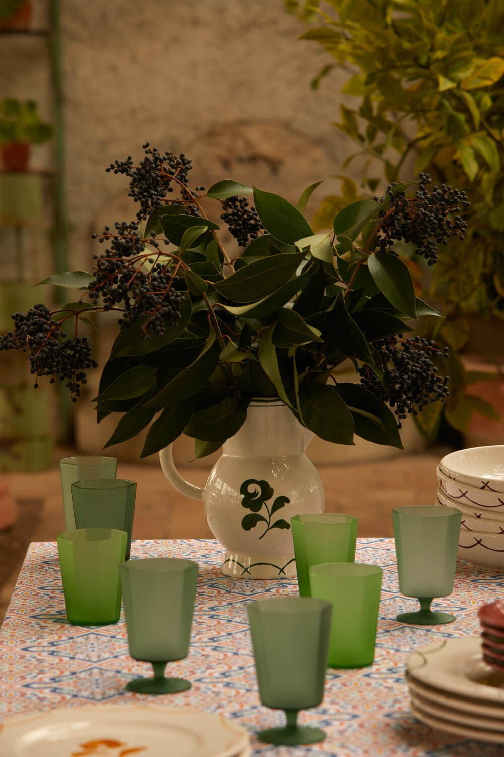 ZARA HOME“海外の風景”着想のテーブルウェア、花を描いた食器や ZARA HOME“海外の風景”着想のテーブルウェア、花を描いた食器や