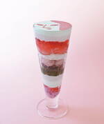 京都「よーじやカフェ」桜尽くしスイーツ、“まるで桜餅”な顔パフェ＆さくらクレープ｜写真1