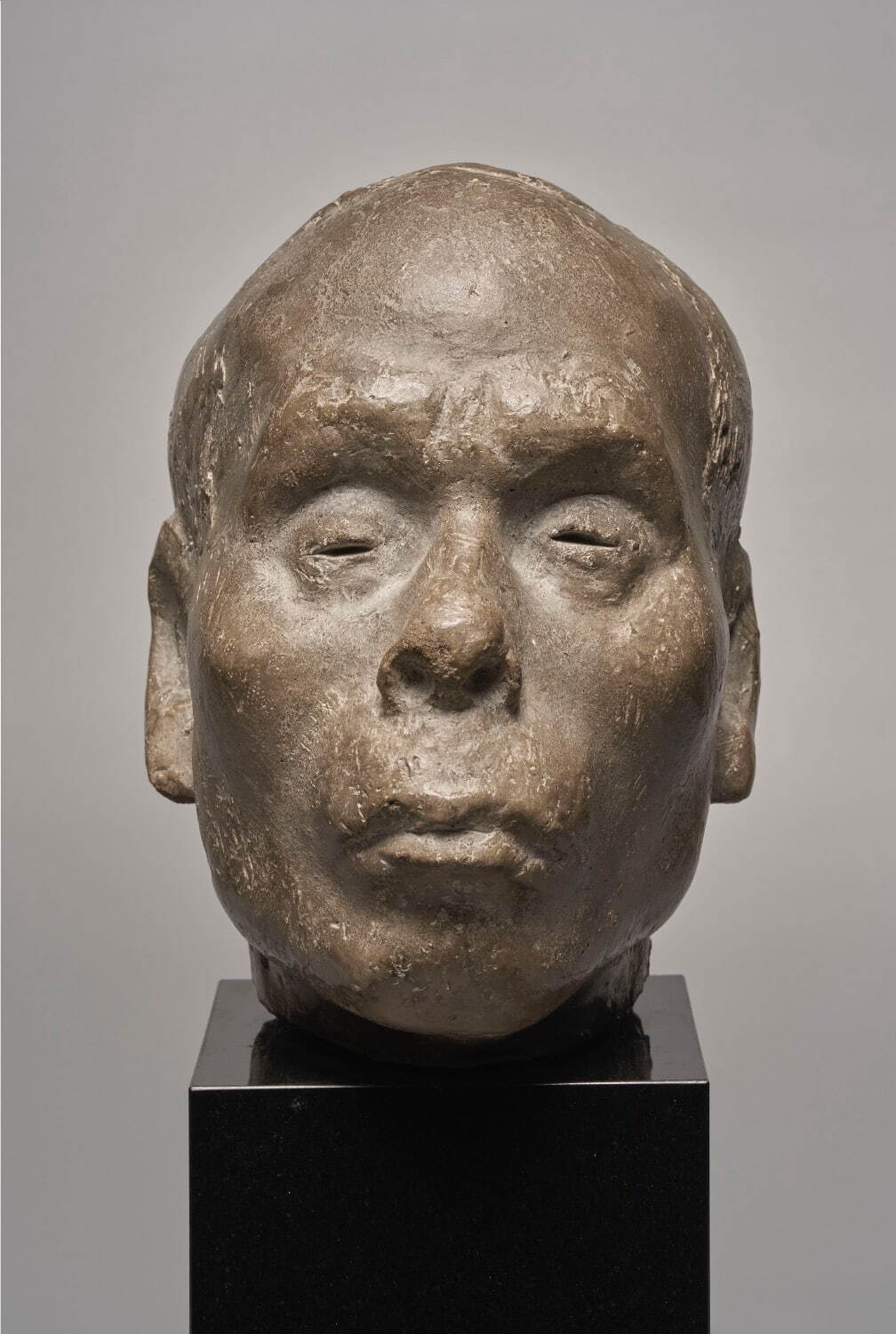 佐藤忠良 《常盤の大工》 1956年 セメント 宮城県美術館蔵 photo ©佐々木香輔