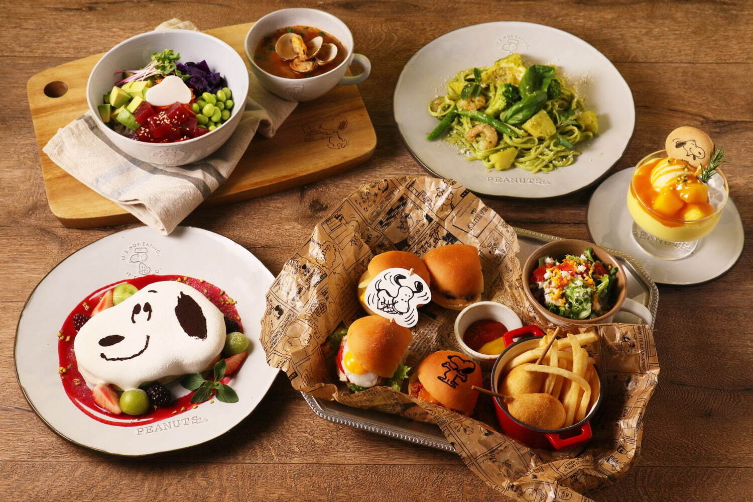 スヌーピーのテーマカフェ「ピーナッツ カフェ」福岡・アミュプラザ博多に1年限定で、限定グッズも｜写真1