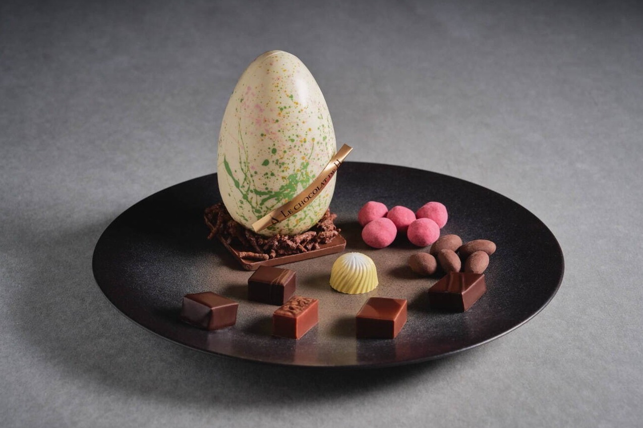 ル ショコラ ドゥ アッシュ“イースターエッグ”型ショコラ、桜×ライチのボンボンショコラも