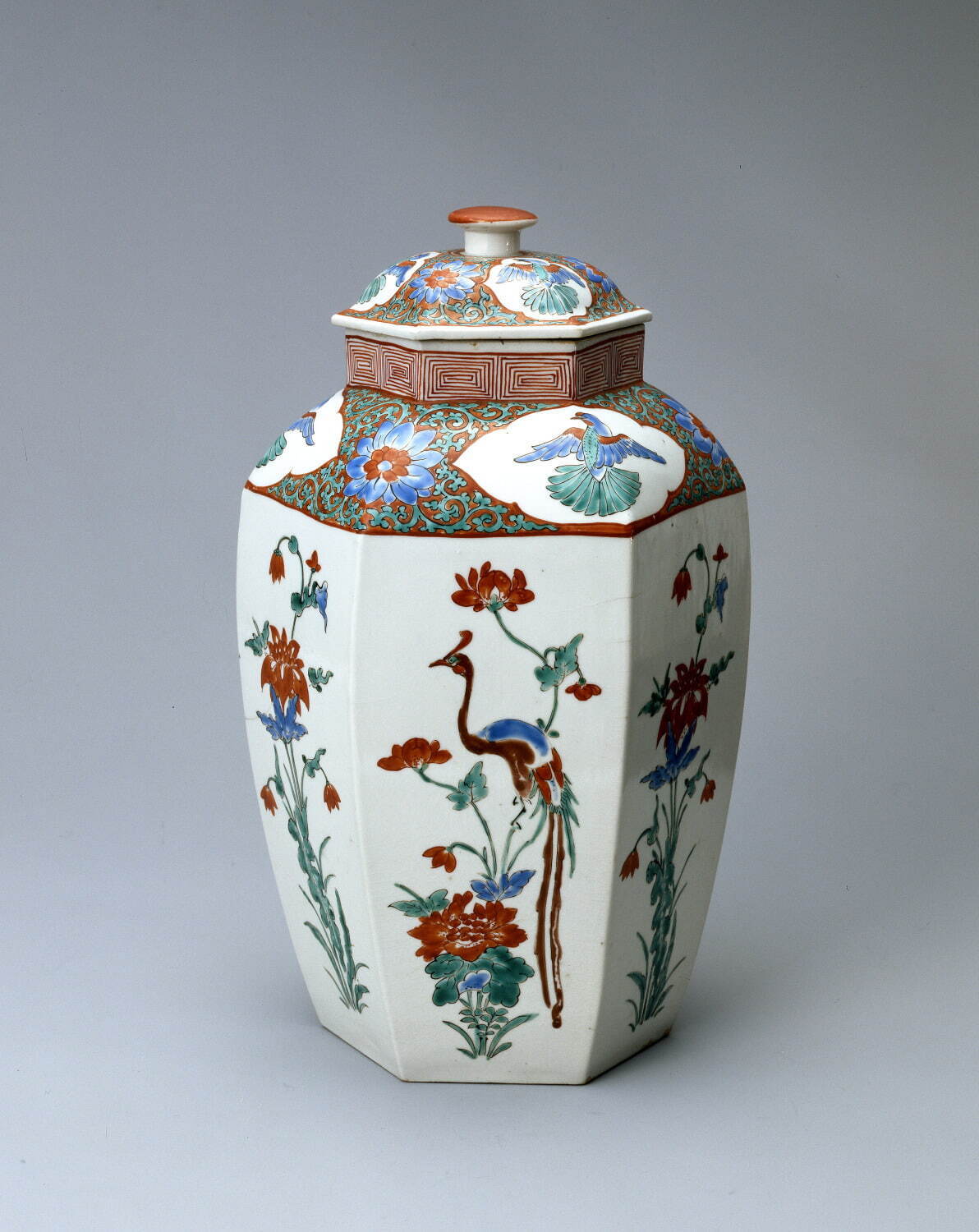 色絵花鳥文六角壺 柿右衛門様式 1670-1690年代