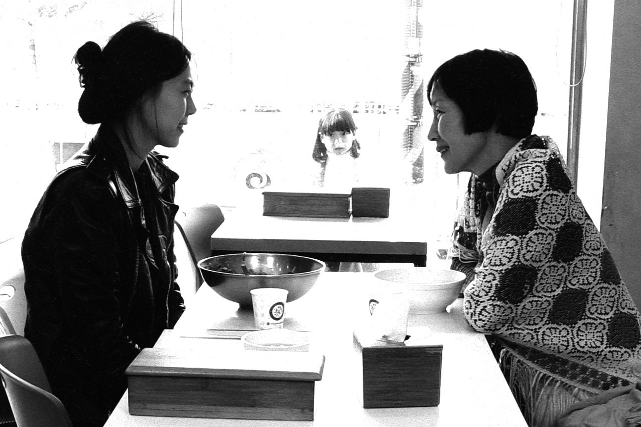 ホン・サンス監督映画『小説家の映画』2人の女性の友愛と連帯描く、キム・ミニ×イ・ヘヨンW主演