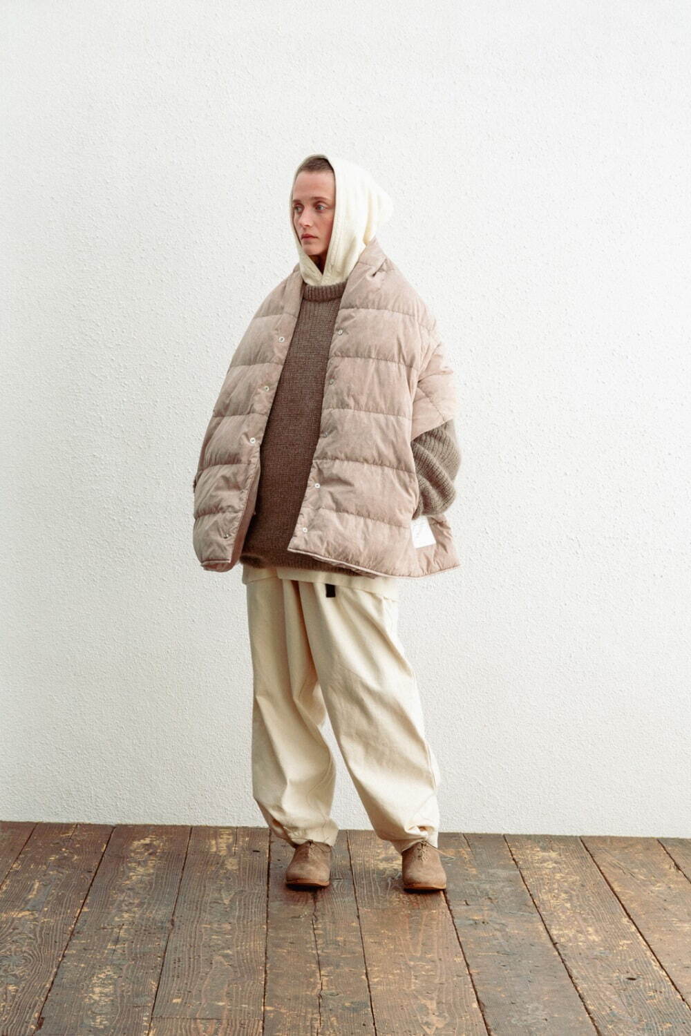 インアット(INNAT) 2023-24年秋冬ウィメンズ&メンズコレクション  - 写真17