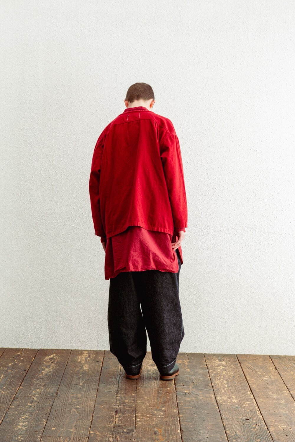 インアット(INNAT) 2023-24年秋冬ウィメンズ&メンズコレクション  - 写真33