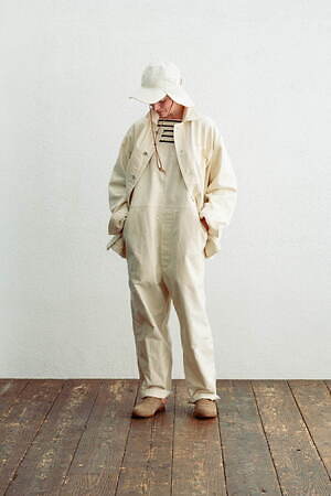 インアット(INNAT) 2023-24年秋冬ウィメンズ&メンズコレクション  - 写真2