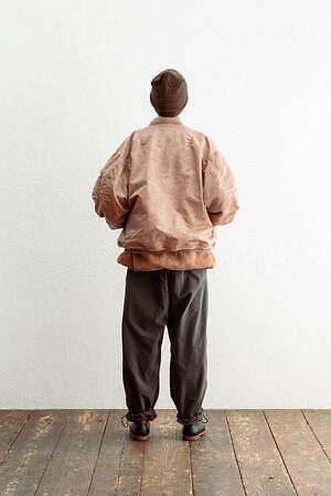 インアット(INNAT) 2023-24年秋冬ウィメンズ&メンズコレクション  - 写真25