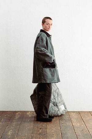 インアット(INNAT) 2023-24年秋冬ウィメンズ&メンズコレクション  - 写真42