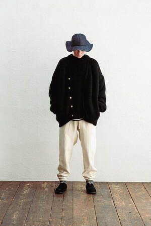 インアット(INNAT) 2023-24年秋冬ウィメンズ&メンズコレクション  - 写真44