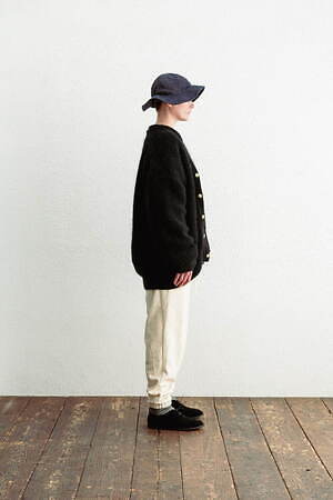 インアット(INNAT) 2023-24年秋冬ウィメンズ&メンズコレクション  - 写真45