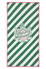 メゾン キツネ×ホテル オランピア“夏のパリ”着想、お土産ステッカーTシャツ＆ヤシの葉ドレスなど｜写真19