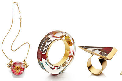 ジュエリーデザイナー｜注目ジュエリーブランド「デルフィナ・デレトレズ」の限定アクセサリー