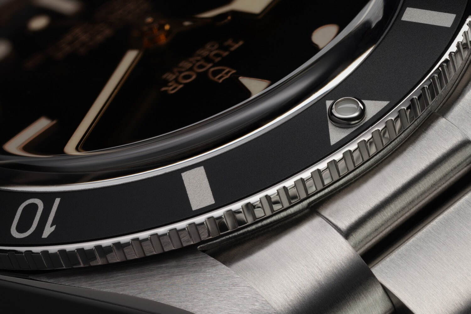 チューダー2023年新作時計「ブラックベイ 54」、クラシックな37mmのダイバーズウォッチ｜写真9