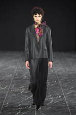 タエ アシダ 2023-24年秋冬コレクション - 華やかに、軽やかに｜写真3