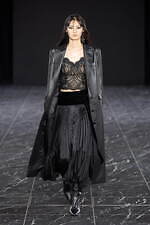 タエ アシダ 2023-24年秋冬コレクション - 華やかに、軽やかに｜写真6