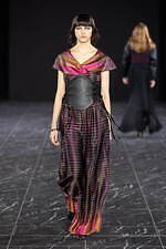 タエ アシダ 2023-24年秋冬コレクション - 華やかに、軽やかに｜写真7