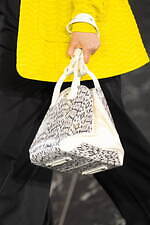 タエ アシダ 2023-24年秋冬コレクション - 華やかに、軽やかに｜写真26