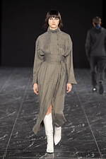 タエ アシダ 2023-24年秋冬コレクション - 華やかに、軽やかに｜写真43