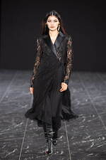 タエ アシダ 2023-24年秋冬コレクション - 華やかに、軽やかに｜写真56