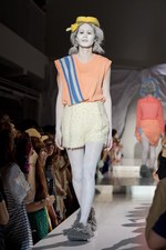 アートイベントでリトゥンアフターワーズが2010-2011年秋冬コレクションを発表｜写真13