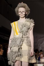 アートイベントでリトゥンアフターワーズが2010-2011年秋冬コレクションを発表｜写真17